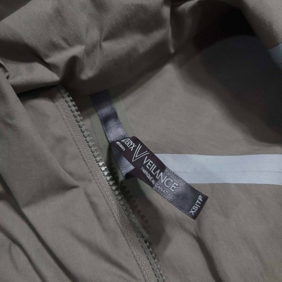Veilance (XS) Arc'teryx Isogon Jacket - Khaki Brand New Canada - Picture 5 of 6